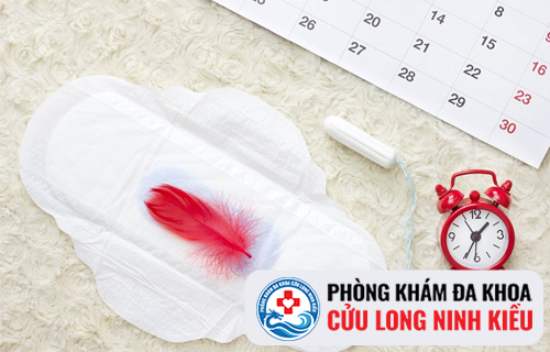 Có kinh sớm có sao không?